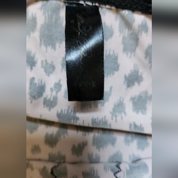 Marilyn Monroe Intimates Animal Print Chemise - Picture 6 of 7